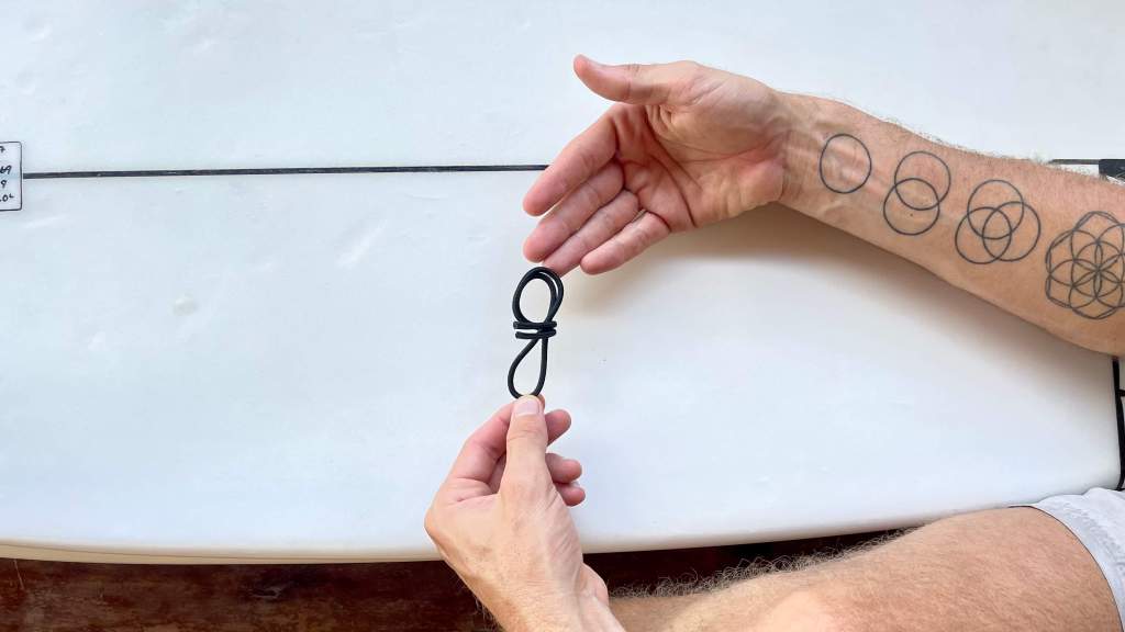 How to tie a surf leash knot