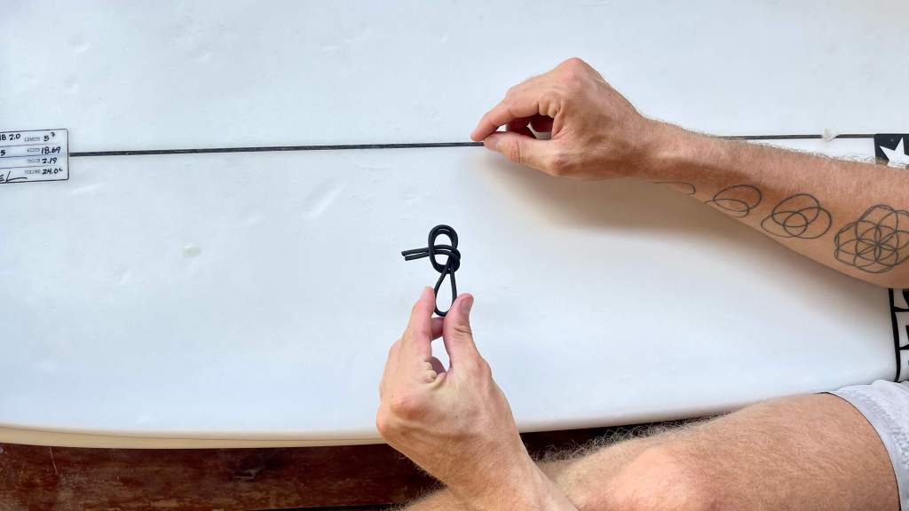 How to tie surf leash
